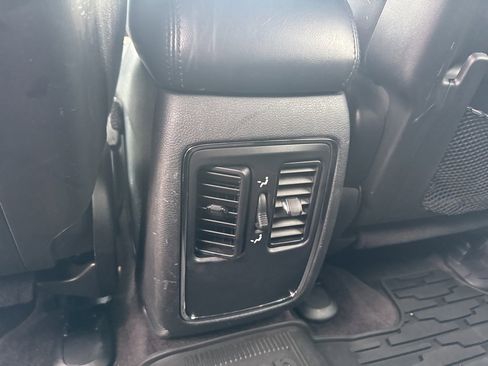 Used 2016 Jeep Grand Cherokee Laredo w/ Quick Order Package 23E image 19