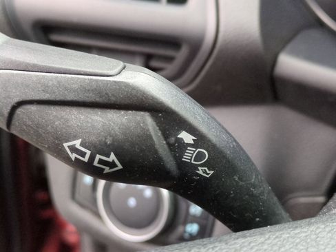 Used 2015 Ford Escape SE image 29