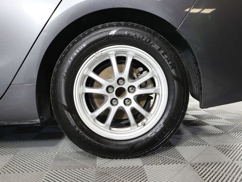 Used 2021 Toyota Prius Prime XLE w/ Carpet Mat Package (TMS) FWD image 8