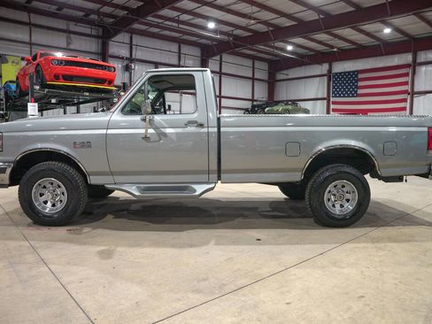Used 1990 Ford F150 4x4 Regular Cab image 4