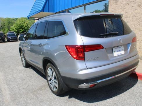 Used 2018 Honda Pilot Touring image 5