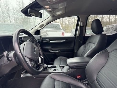 Used 2024 Ford Ranger Lariat w/ Advanced Towing Package image 5