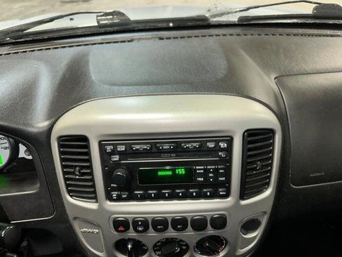 Used 2006 Ford Escape Limited image 35