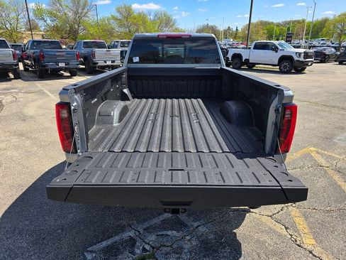 Certified 2026 GMC Sierra 3500 SLT w/ SLT Premium Package AWD/4WD image 30