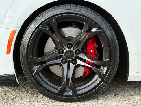 Used 2019 Chevrolet Camaro SS RWD image 28