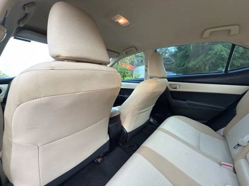 Used 2017 Toyota Corolla LE image 32