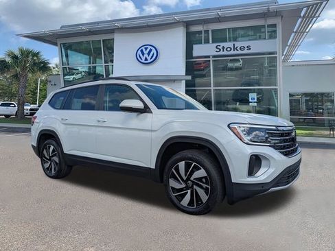 New 2026 Volkswagen Atlas SE image 2