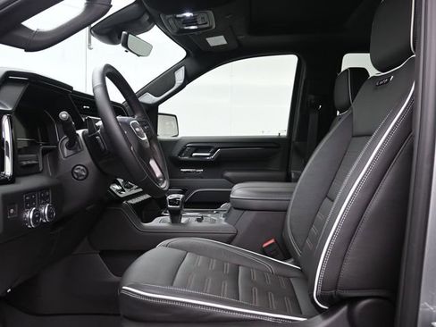 Used 2024 GMC Sierra 1500 AT4X image 9