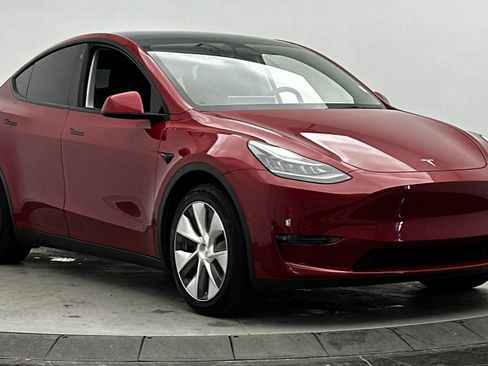 Used 2021 Tesla Model Y Long Range image 3