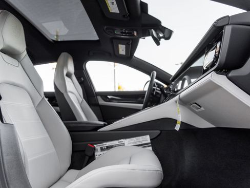 Certified 2026 Porsche Panamera 4 AWD/4WD image 38