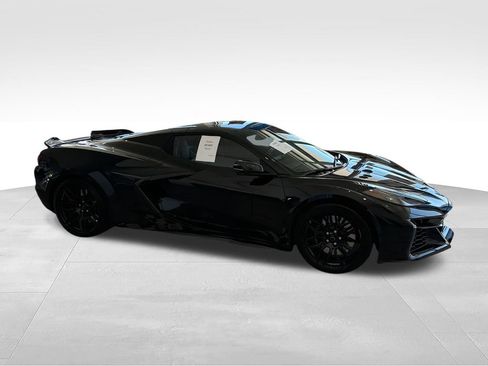 Used 2025 Chevrolet Corvette Z06 RWD image 5