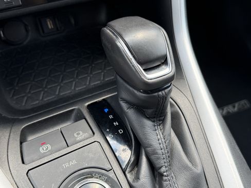 Used 2022 Toyota RAV4 XSE AWD/4WD image 26