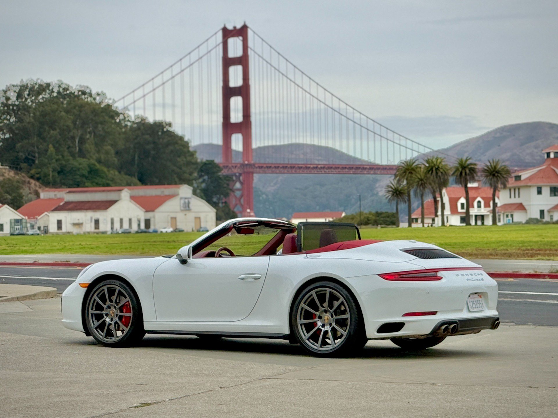 Used 2019 Porsche 911 Carrera 4S AWD/4WD image 17