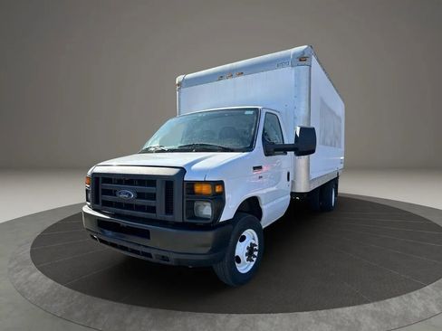 Used 2016 Ford E-350 and Econoline 350 Super Duty image 1
