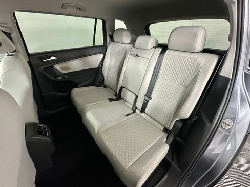 Used 2018 Volkswagen Tiguan S image 27