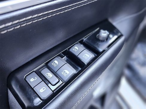 Used 2023 Jeep Wagoneer L Series III image 17