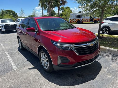 Used 2022 Chevrolet Equinox LT image 2