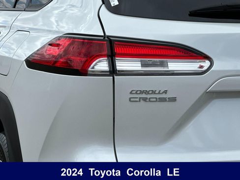 Used 2024 Toyota Corolla Cross LE FWD image 34
