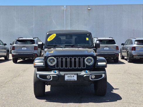 Used 2024 Jeep Wrangler Unlimited Sahara AWD/4WD image 3