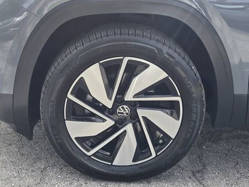 Certified 2025 Volkswagen Atlas SEL AWD/4WD image 12