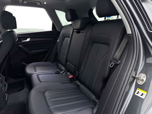 Used 2023 Audi Q5 2.0T Premium w/ Convenience Package AWD/4WD image 32