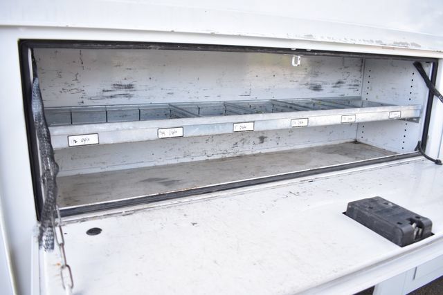 Used 2017 Chevrolet Express 3500 RWD image 18