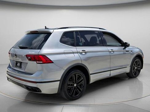 Used 2022 Volkswagen Tiguan SE R-Line FWD image 7