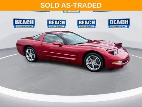 Used 2004 Chevrolet Corvette Coupe w/ Roof Package RWD image 2