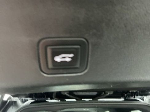 Used 2024 Chevrolet Tahoe LT image 15