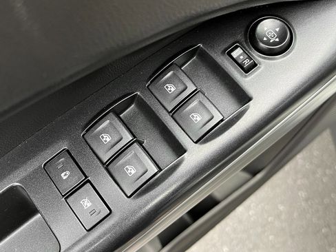 Used 2018 Chevrolet Colorado ZR2 image 24