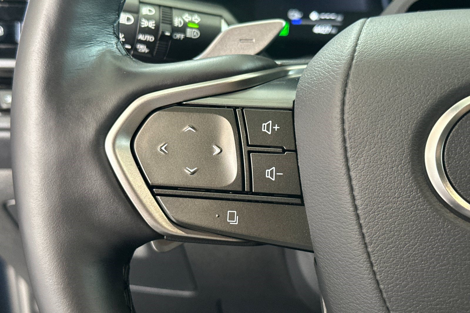 Certified 2026 Lexus TX 550h AWD Plug-In Hybrid w/ Technology Package image 32