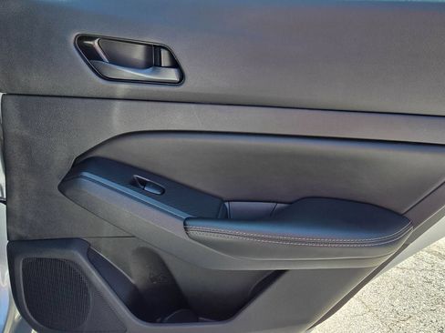 Used 2025 Nissan Altima 2.5 SV FWD image 35