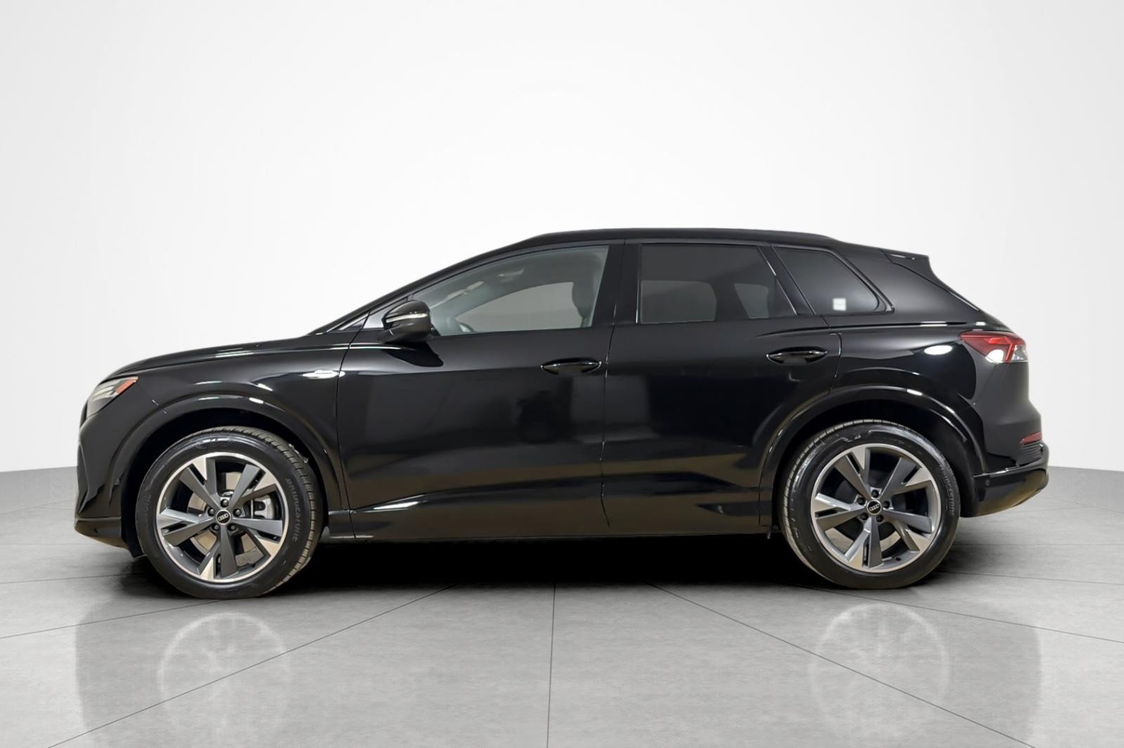 Certified 2023 Audi Q4 e-tron Prestige w/ Black Optic Package AWD/4WD image 2
