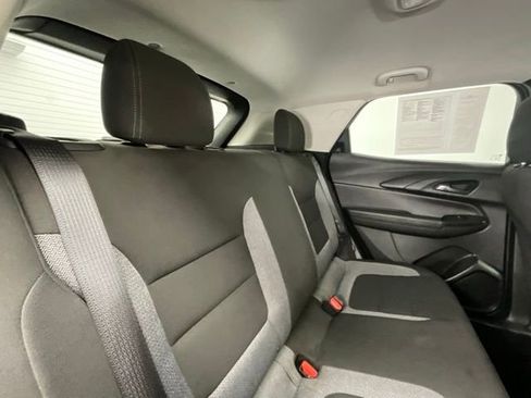 Used 2022 Chevrolet TrailBlazer LT w/ Convenience Package FWD image 14