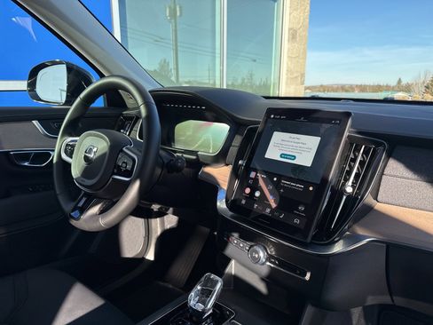 Certified 2025 Volvo XC90 B6 Plus image 13