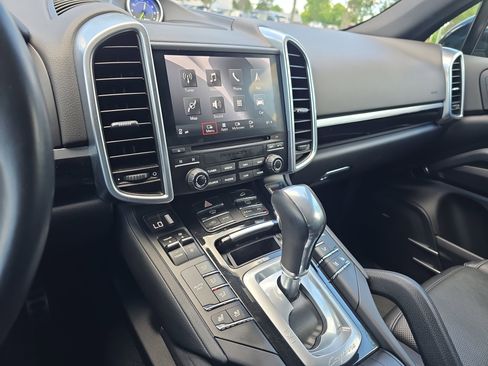 Used 2017 Porsche Cayenne S AWD/4WD image 20
