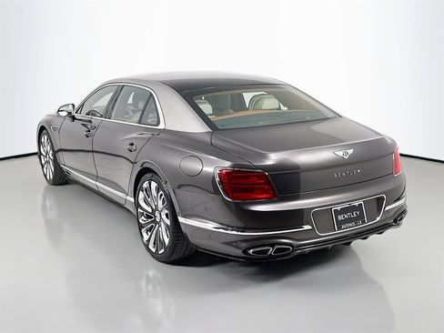 New 2026 Bentley Flying Spur Plug-In Hybrid image 5