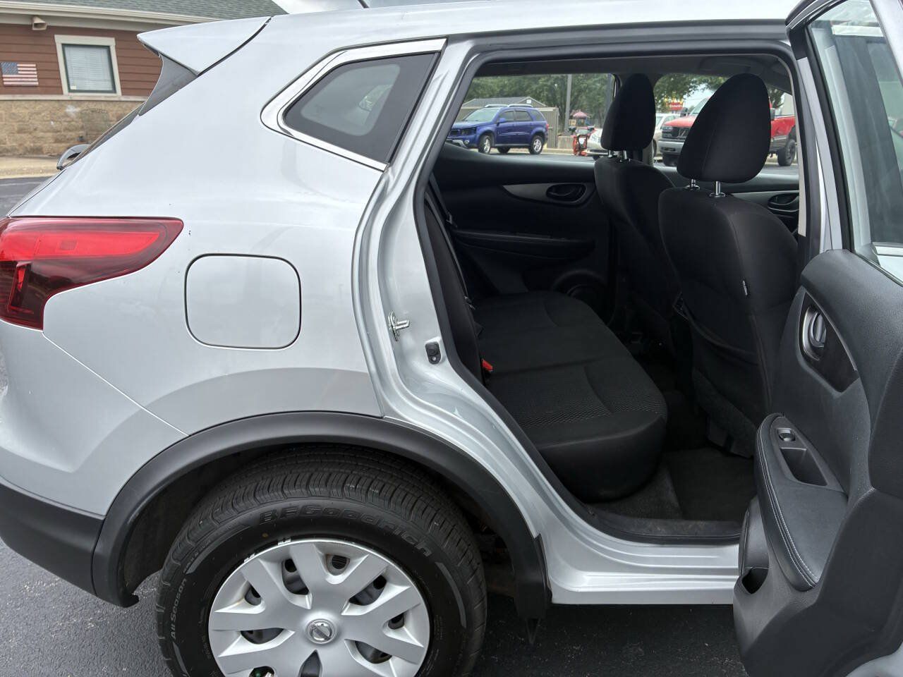 Used 2019 Nissan Rogue Sport S AWD/4WD image 22