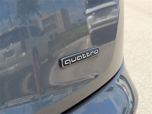 Used 2020 Audi Q5 2.0T Premium w/ Convenience Package image 7