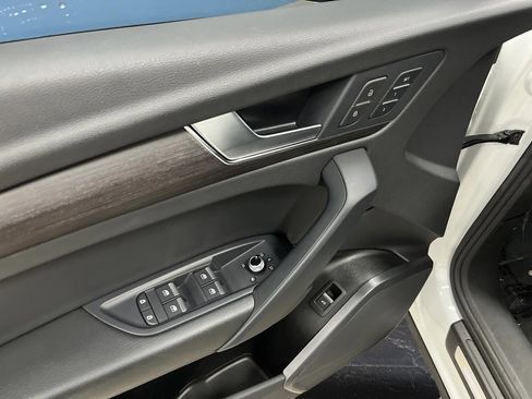 Used 2023 Audi Q5 2.0T Premium w/ Convenience Package image 27