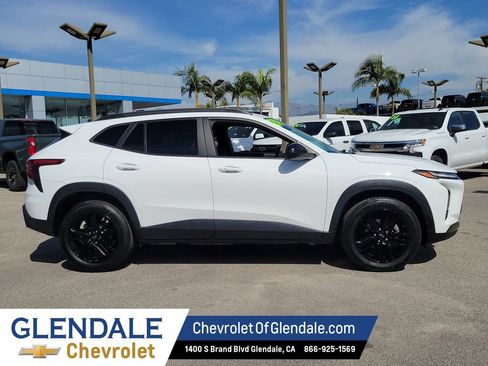 Used 2024 Chevrolet Trax ACTIV w/ Sunroof Package FWD image 11
