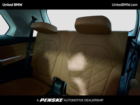 Used 2024 BMW X7 xDrive40i w/ Premium Package AWD/4WD image 14