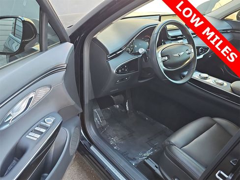 Certified 2024 Genesis GV70 2.5T image 10