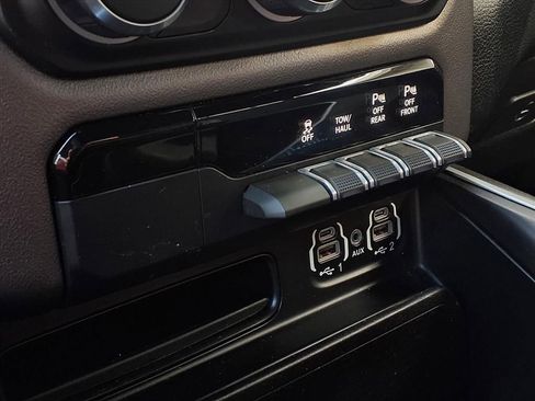 Used 2020 RAM 1500 Big Horn image 9