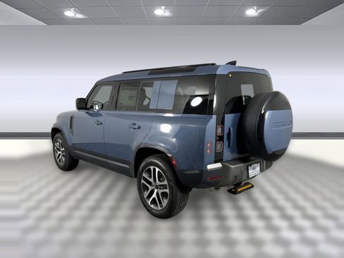 Used 2026 Land Rover Defender 110 S image 3