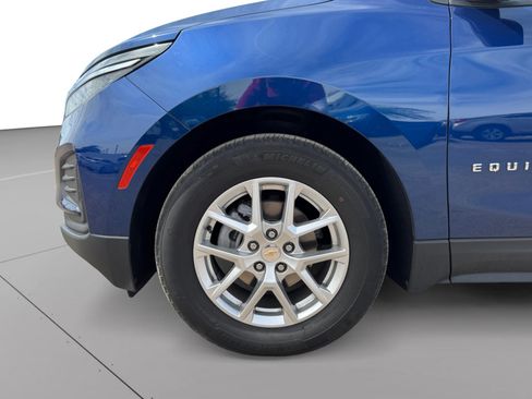 Used 2022 Chevrolet Equinox LS w/ LS Convenience Package FWD image 9