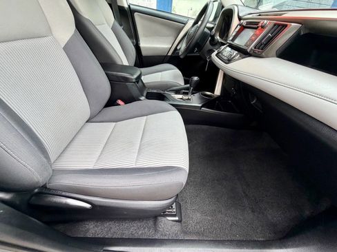 Used 2014 Toyota RAV4 XLE AWD/4WD image 45