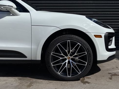 Certified 2026 Porsche Macan AWD/4WD image 11