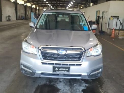 Used 2017 Subaru Forester 2.5i Premium w/ All-Weather Package AWD/4WD image 7