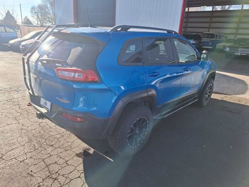Used 2017 Jeep Cherokee Trailhawk w/ Comfort/Convenience Group image 5